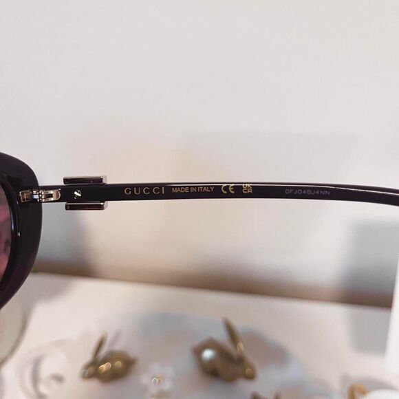 Gucci Women\'s Purple Sunglasses GG1684SA 005 main image 5